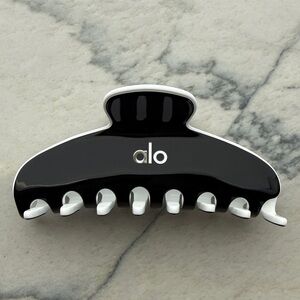 ALO Yoga Black and White Hair Clip